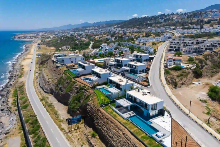 4-bedroom villa surrounded by mountain ranges and the Mediterranean Sea