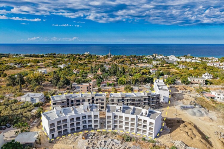 2+1 apartments with sea view and private roof terrace in Lapta