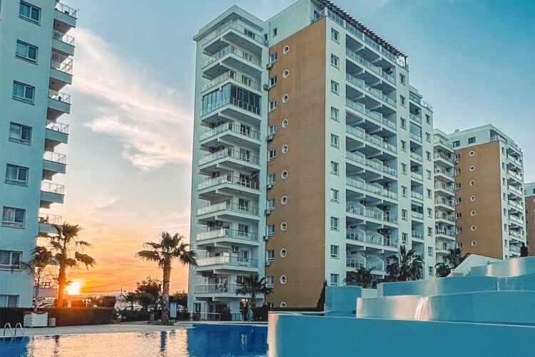 1+1 apartment in the popular resort area of Iskele